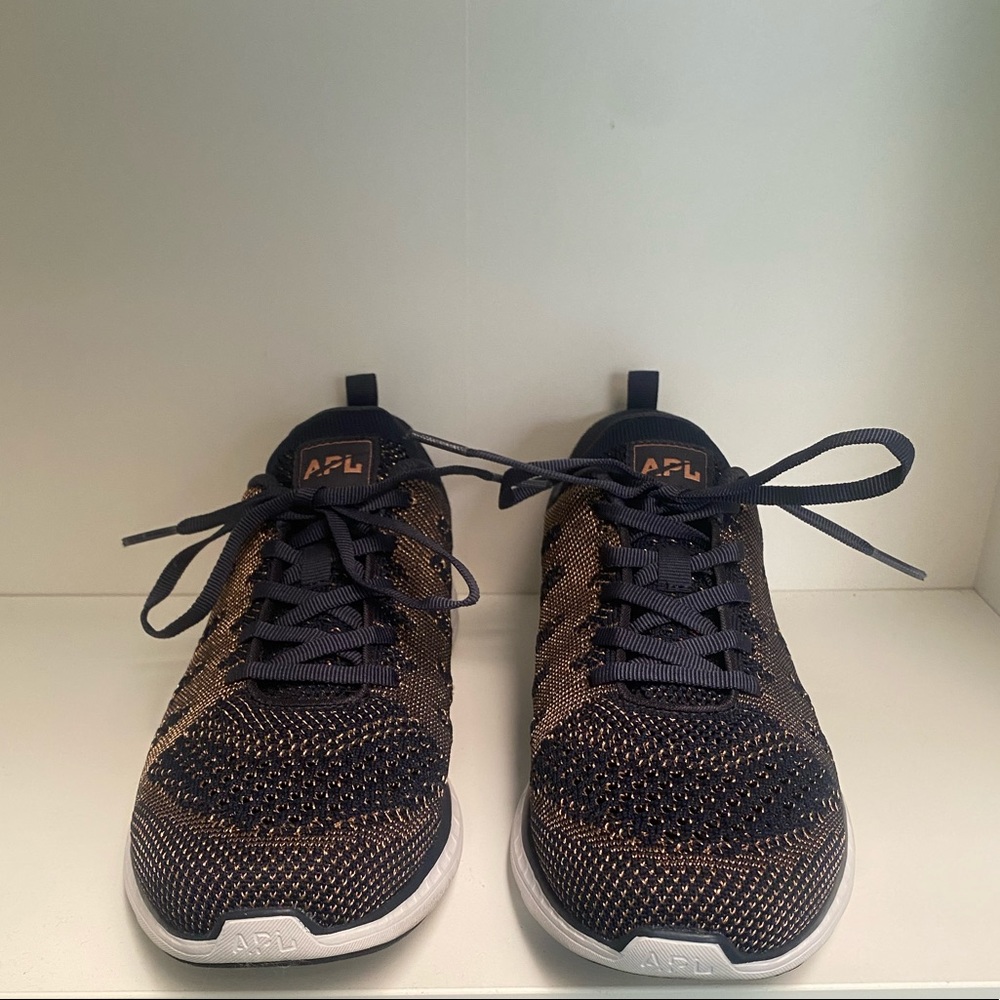 APL lululemon techloom pro